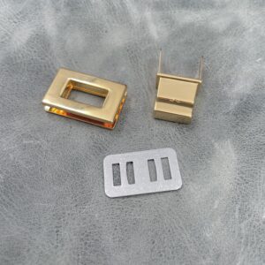 26.6mm x 17mm Gilt Turn Lock