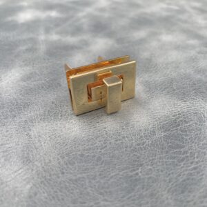 26.6mm x 17mm Gilt Turn Lock